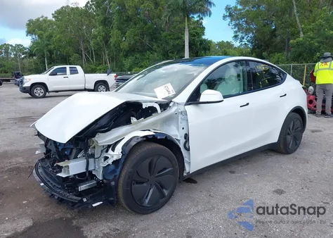 2026 Tesla Model Y Long Range Dual Motor All-Wheel Drive z USA, uszkodzony, nr VIN 7SAYGDEDXTF378062